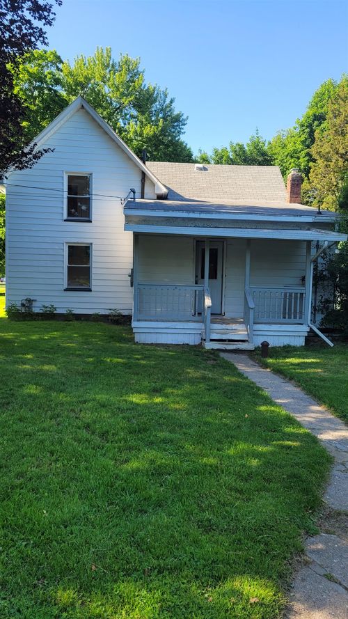 1013 Oak St, Lennon, MI, 48449-9323 | Card Image