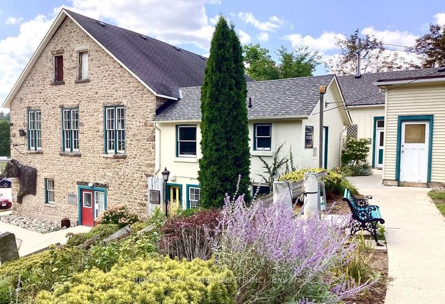 15 Credit St, House other with 5 bedrooms, 3 bathrooms and 8 parking in Glen Williams ON | Image 36