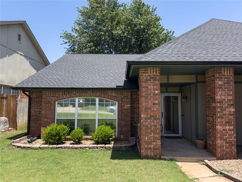 520 Greenfield Drive, Yukon, OK, 73099 | Card Image