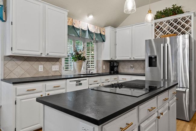 Kitchen | Image 24