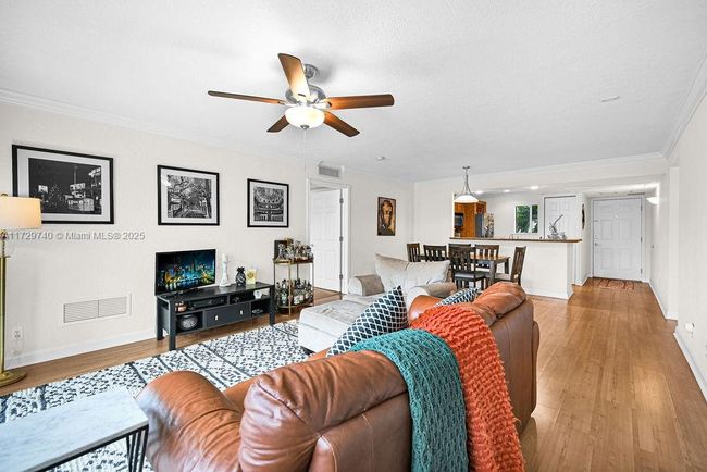 APT-703 - 1501 E Broward Blvd, Condo with 3 bedrooms, 2 bathrooms and null parking in Fort Lauderdale FL | Image 37