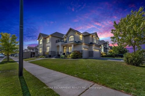 236 Mother'S St, Hamilton, ON, L9B0E1 | Card Image