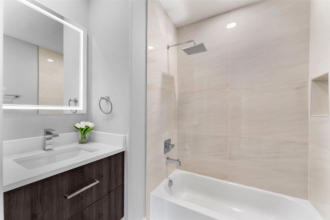 Full bath with vanity and bathing tub / shower combination | Image 9