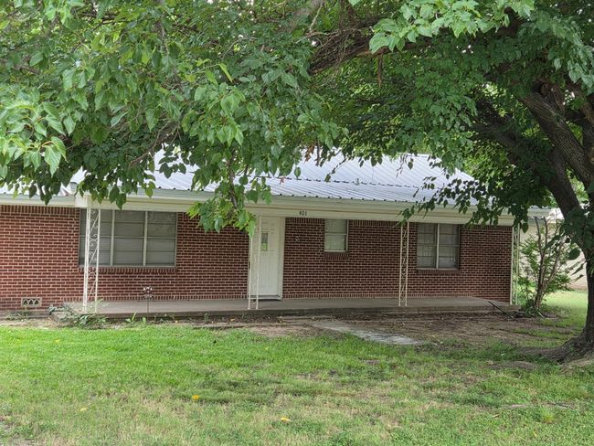 401 S Weatherford St, House other with 3 bedrooms, 2 bathrooms and null parking in Chico TX | Image 14