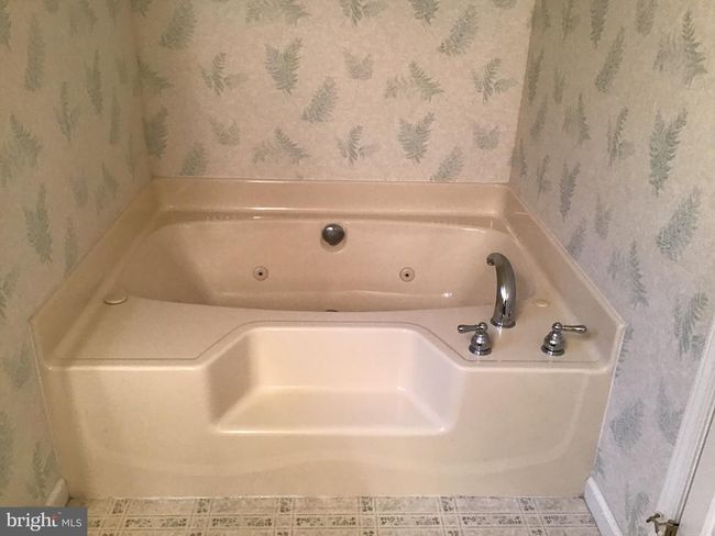 8010 Mentzer Gap Rd, House other with 3 bedrooms, 2 bathrooms and null parking in WAYNESBORO PA | Image 9