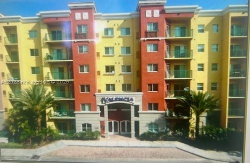 114-6001 Sw 70th St, South Miami, FL, 33143-3417 | Card Image