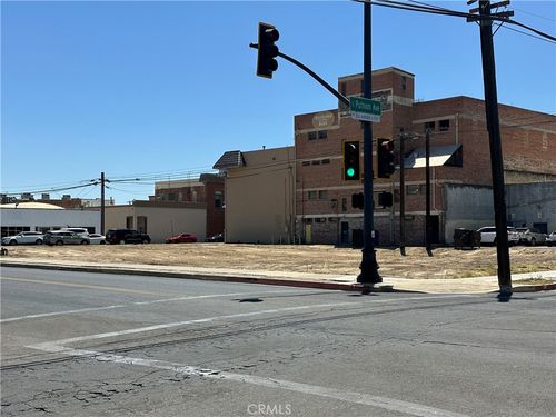 36 E Mill Ave, Porterville, CA, 93257 | Card Image