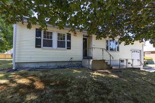 417 Union St, Franklin, MA, 02038-2450 | Card Image