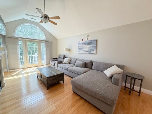 apt-1003-410 Salem St, Wakefield, MA, 01880-4987 | Card Image
