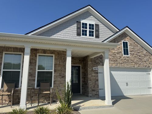 2031 Quinn Dr, White House, TN, 37188-2402 | Card Image