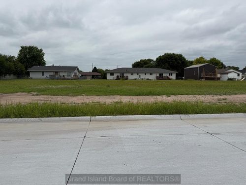 1136 Jackson Dr, Grand Island, NE, 68801-8088 | Card Image