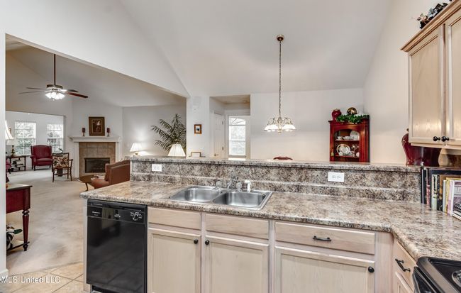 804 Charmant-51 | Image 21