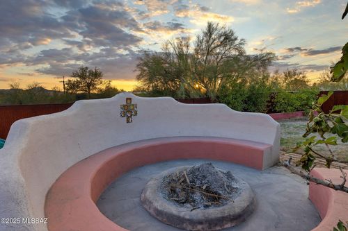 901 W Las Lomitas Rd, Tucson, AZ, 85704-2709 | Card Image