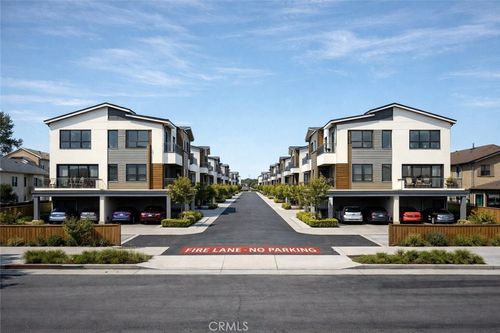 5252 Live Oak St, Cudahy, CA, 90201-4421 | Card Image