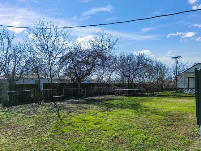 201 E S Main Street, House other with 2 bedrooms, 1 bathrooms and null parking in Blooming Grove TX | Image 5