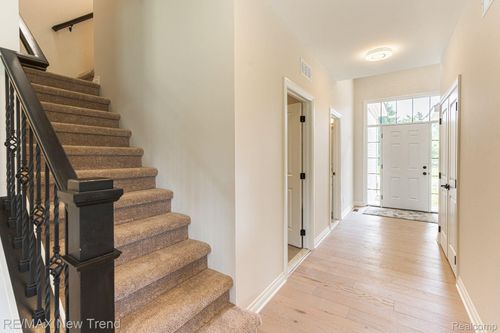 3184 Roma Ct, Wixom, MI, 48393-1201 | Card Image