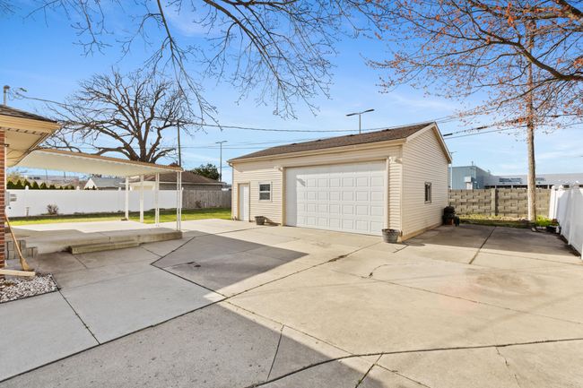 Garage | Image 25