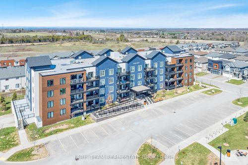 211-20 Koda St, Barrie, ON, L9J0J7 | Card Image