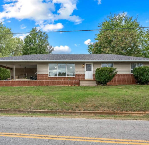 Main St, Cassville, MO 65625
