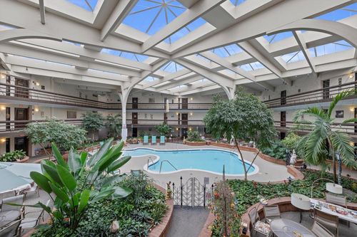 224-5200 S Tuckaway Boulevard, Greenfield, WI, 53221 | Card Image