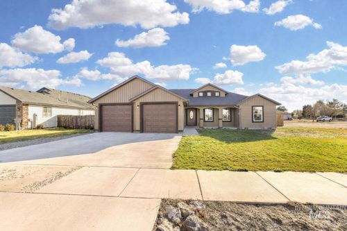 113 Riverview Dr, Shoshone, ID, 83352-4900 | Card Image