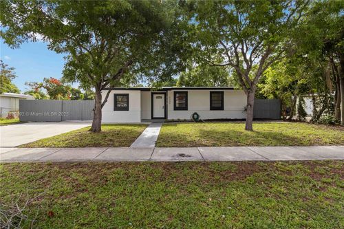 4730 Ne 15th Ave, Pompano Beach, FL, 33064-5827 | Card Image