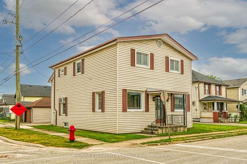 223 Mitchell St, Port Colborne, ON, L3K1Y4 | Card Image