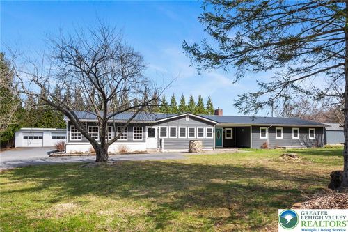 2490 Schlegel Rd, BATH, PA, 18014-9628 | Card Image