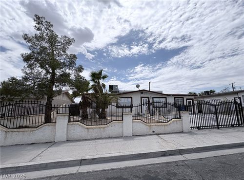 6329 Brittany Way, Las Vegas, NV, 89107-3424 | Card Image