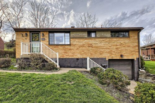 104 Lansdowne Dr, Verona, PA, 15147-2810 | Card Image