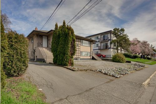 854 Admirals Rd, Esquimalt, BC, V9A2P1 | Card Image