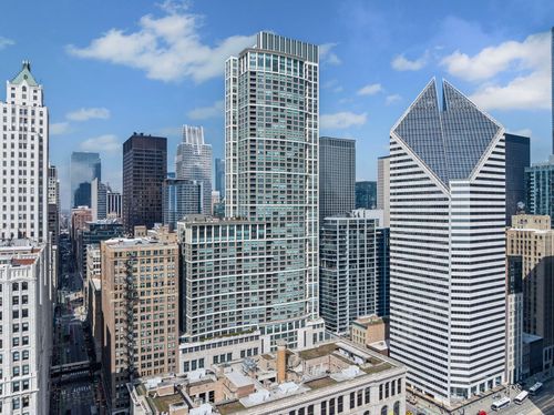 4101-130 N Garland Ct, Chicago, IL, 60602-4841 | Card Image