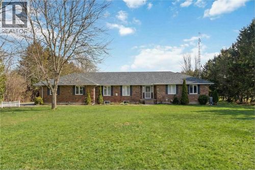 5386 Mandaumin Rd, Sarnia, ON, N7T7H3 | Card Image