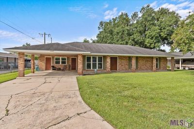 12322 E Glenhaven Dr, House other with 3 bedrooms, 2 bathrooms and null parking in Baton Rouge LA | Image 2