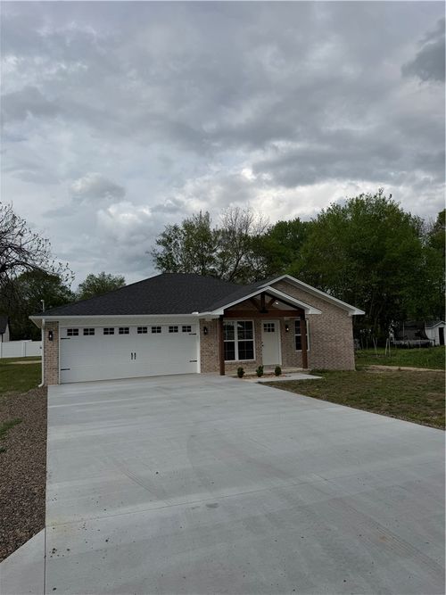 203 Ne 2nd St, Atkins, AR, 72823-4209 | Card Image