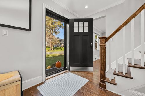 112 Clarence Rd, Scarsdale, NY, 10583-6202 | Card Image