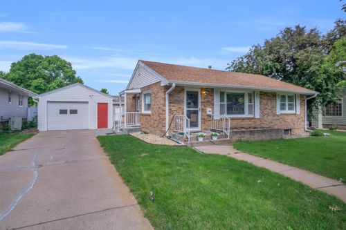 1011 Grant Street, Holdrege, NE, 68949 | Card Image