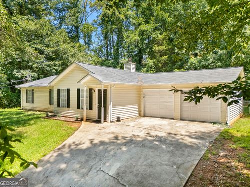 220 Splitwood Ln, Fairburn, GA, 30213-1166 | Card Image