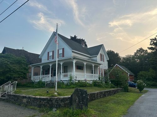 90 Locust Ave, Worcester, MA, 01604-1161 | Card Image