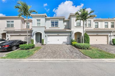 5025 - 5025 Eucalyptus Dr, Townhouse with 3 bedrooms, 2 bathrooms and null parking in Hollywood FL | Image 1