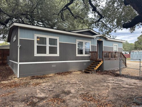 4406 Lost Hills Dr, Elmendorf, TX, 78112-6180 | Card Image