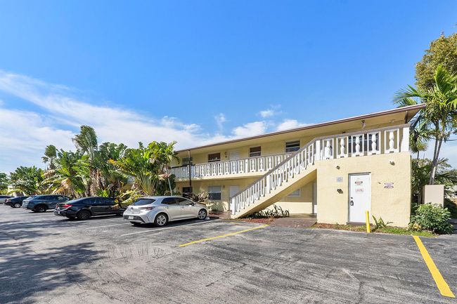 20 - 2741 Ne 8th Avenue, Condo with 2 bedrooms, 1 bathrooms and null parking in Wilton Manors FL | Image 11