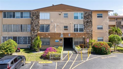 4-140 Royal Palm Rd, Hialeah Gardens, FL, 33016-4652 | Card Image