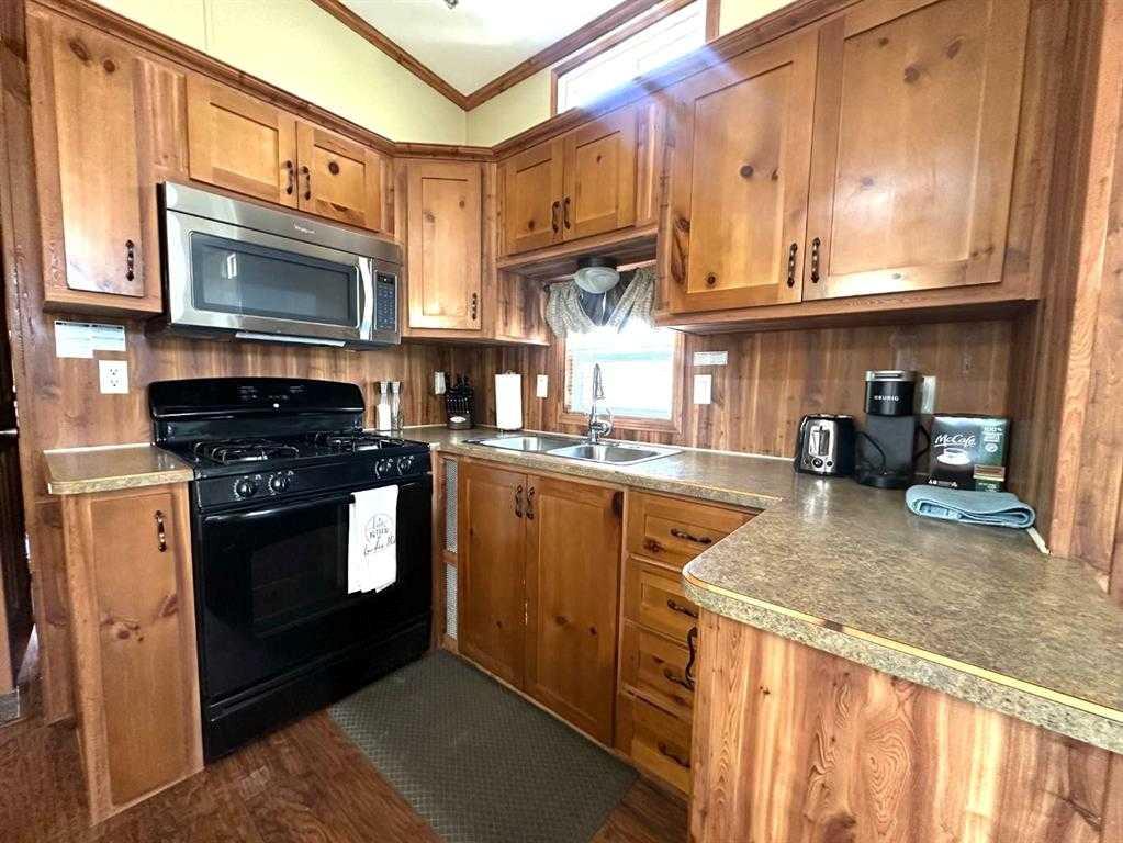 Residential in Lac Des Iles 4