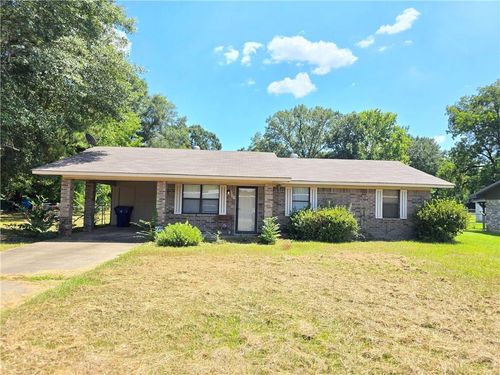 908 1st St, Winnfield, LA, 71483-2946 | Card Image