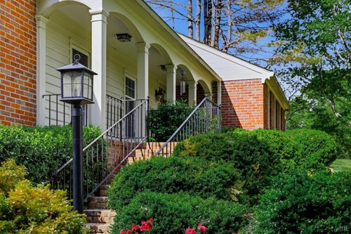 1271 Church St, Appomattox, VA, 24522-5239 | Card Image