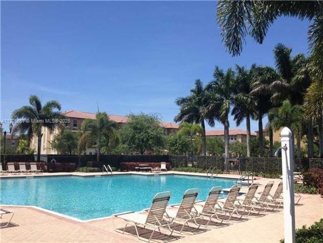 1810 - 14663 Sw 9 Th St, Townhouse with 3 bedrooms, 4 bathrooms and null parking in Pembroke Pines FL | Image 4