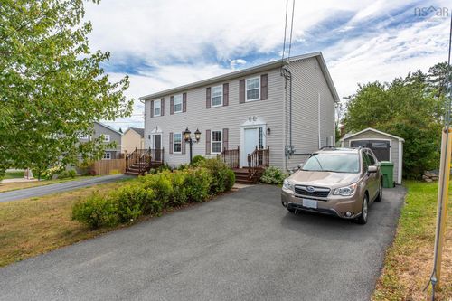 147 Governors Lake Dr, Timberlea, NS, B3T1A4 | Card Image