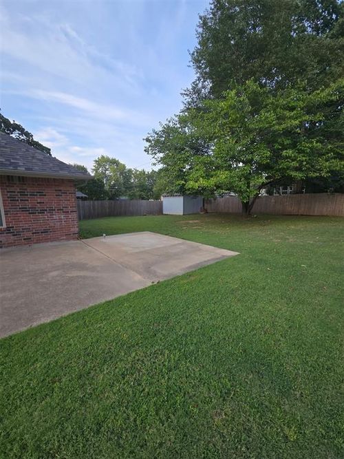 718 N East Ave, Tahlequah, OK, 74464-2408 | Card Image