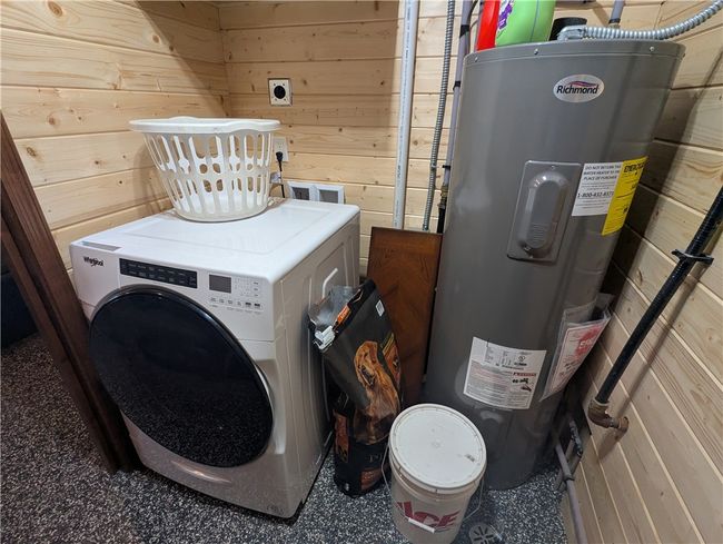 Laundry-Utility Rm | Image 18